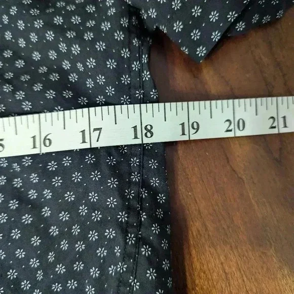 2/$10 Amazon Essentials Slim Dress Shirt - Picture 5 of 5